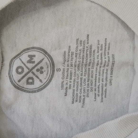 DOM it's a beautiful day don't ruin it t-shirt Small white rainbow graphic tee - Picture 4 of 8